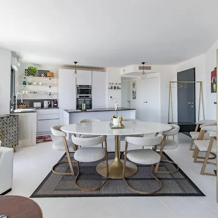Modern Apt With Balcony At 1Mn Walk From The Beach * Bandol