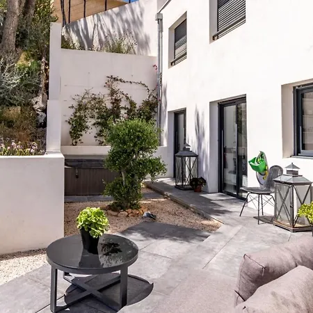 Modern Apt With Balcony At 1Mn Walk From The Beach Appartement Bandol